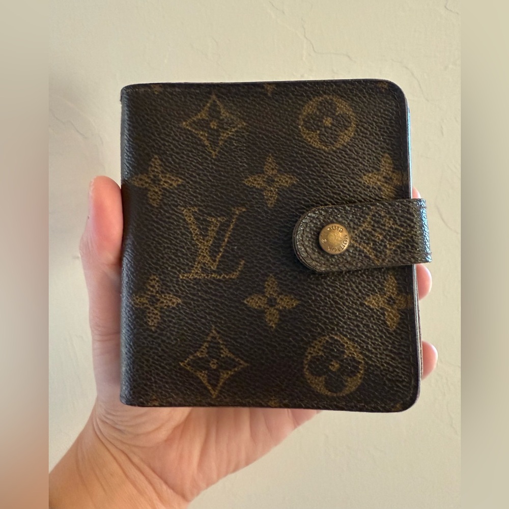 Louis Vuitton Authentic Compact Zip Bifold Monogram Wallet